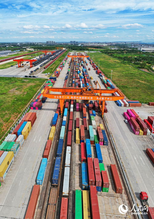 南昌國際陸港運輸忙